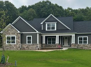 8222 Scots Pine Cir, Kalamazoo, MI 49009