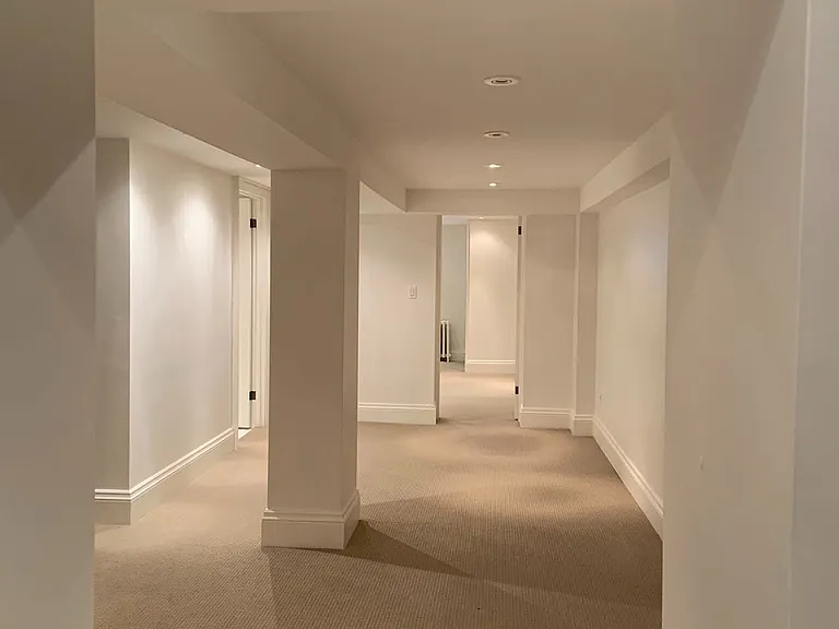 123 Bedford Rd #LOWER — Photo 4