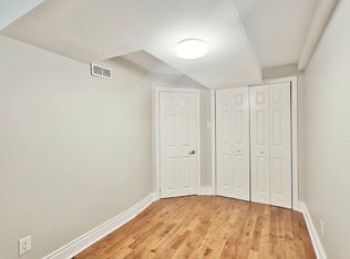 205 Saint Andrew St #2, Ottawa, ON K1N 5G5