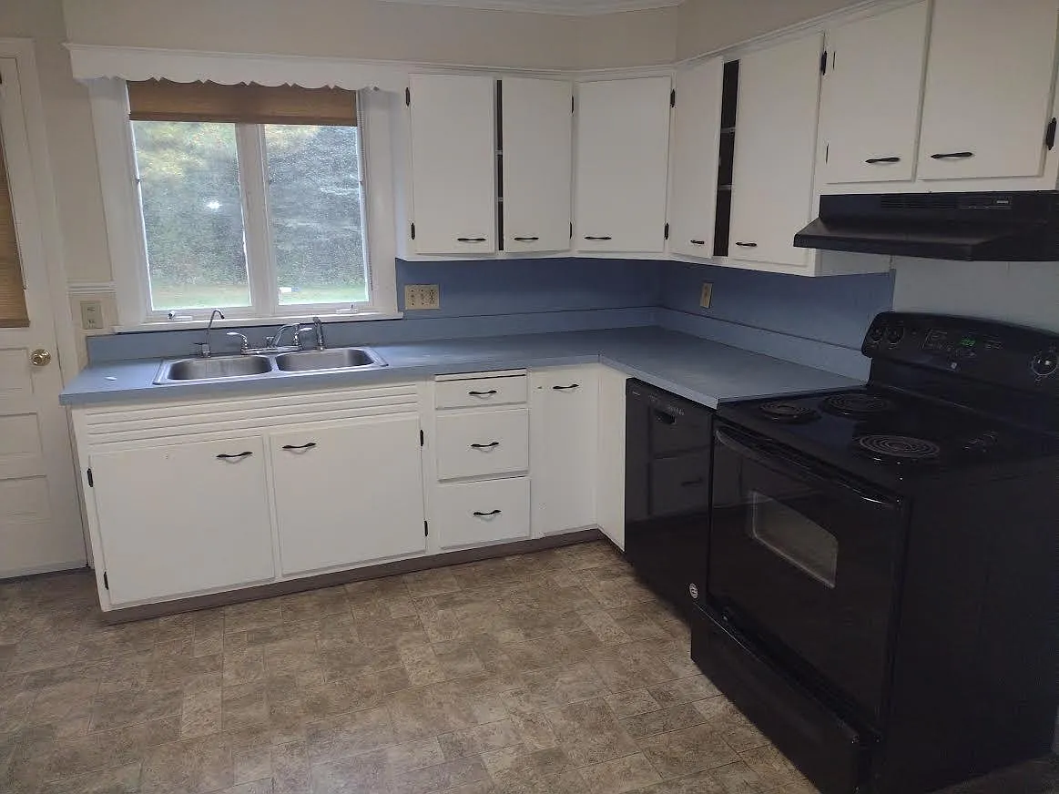 3 bed, 1436 sqft, $2,500 — Photo 3
