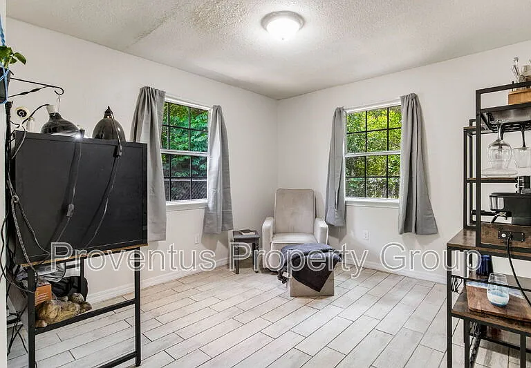 1261 Basin St — Photo 6