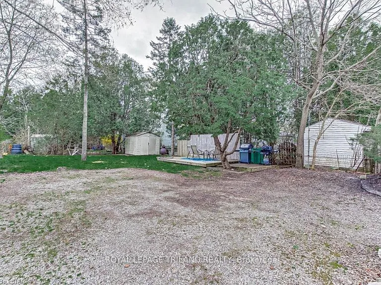 256 Edinburgh St #UPPER — Photo 16