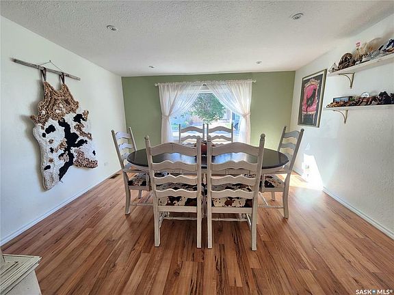 5th image of 140 Laing Cres