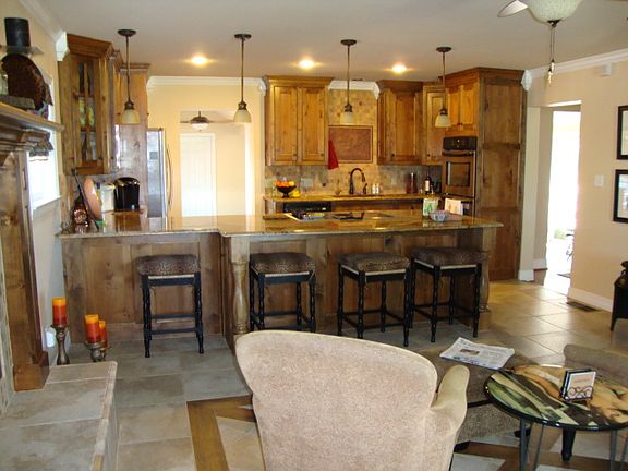 kitchen/bar