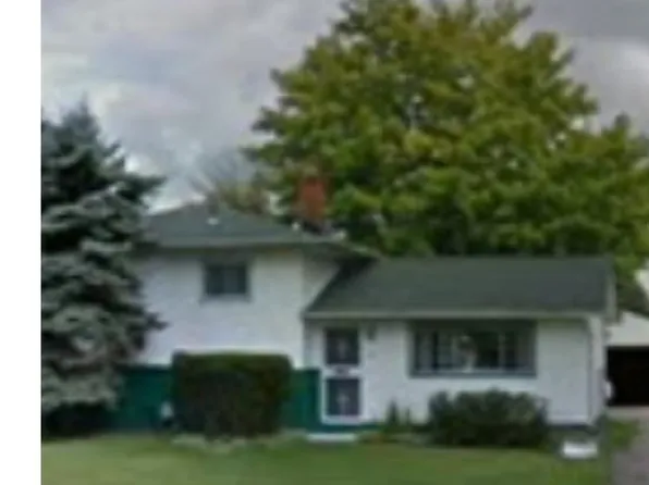 5561 Vickie Ln, Bedford Heights, OH 44146