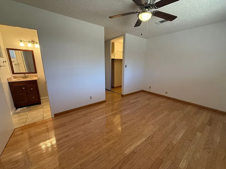 718 Linwood St — Photo 16
