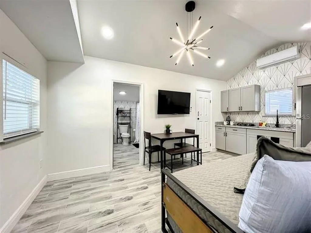 1 bed, 1.0 bath, 600 sqft, $2,100 — Photo 3