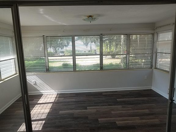 4th image of 1308 Nichols Dr