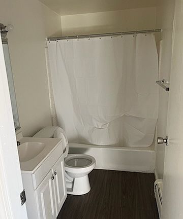 5th image of 2648 Harrison Ave #28