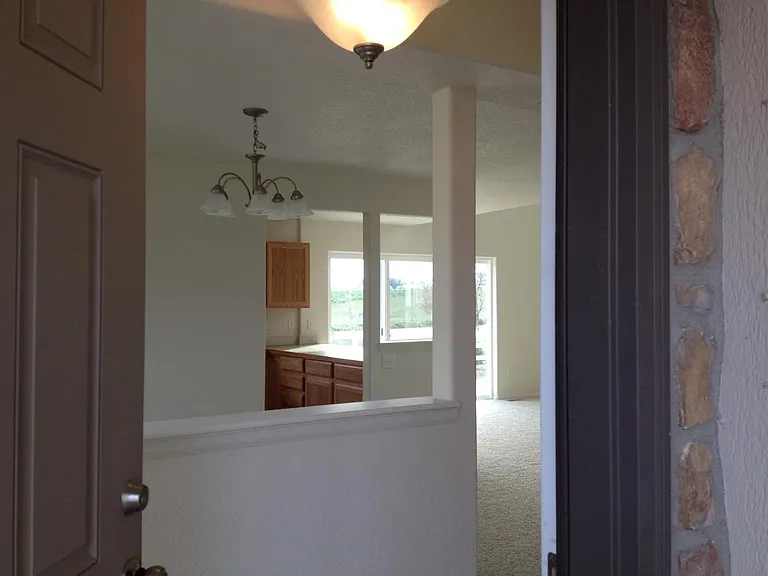 2315 Sunbury Ln — Photo 3