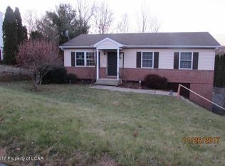 86 Valley View Dr, Mountain Top, PA 18707