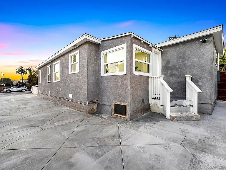 3773 Texas St — Photo 6