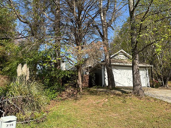 3rd image of 713 Stonebridge Way