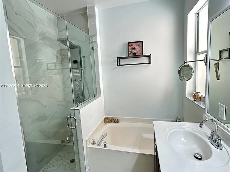 1261 Hayes St — Photo 18