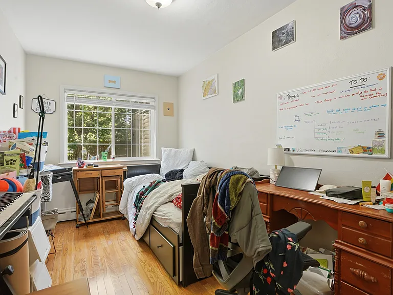 321 McLean St — Photo 33