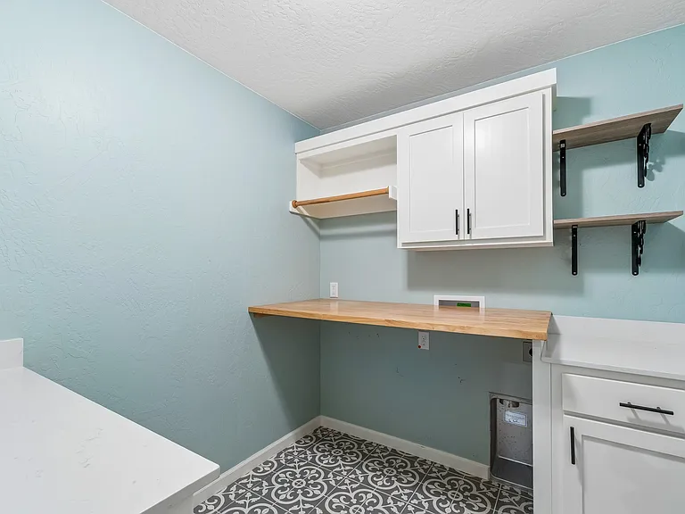 6509 NW 150th Ter — Photo 30
