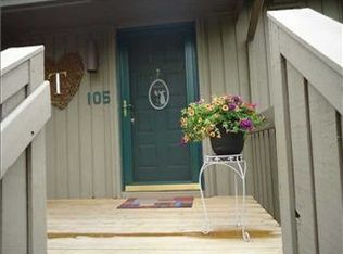 105 Lookout Ridge Dr, Columbus, IN 47201