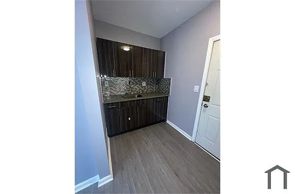 Building Photo - 31 Whittier St #3A