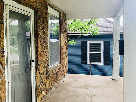 Front porch for Unit 18.