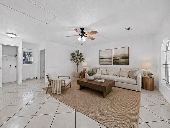 3rd image of 522 Hollyvale Dr