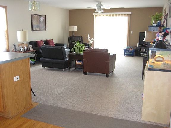 2nd image of 200 East Ave