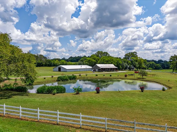 54 Warden Rd, Fayetteville, TN 37334