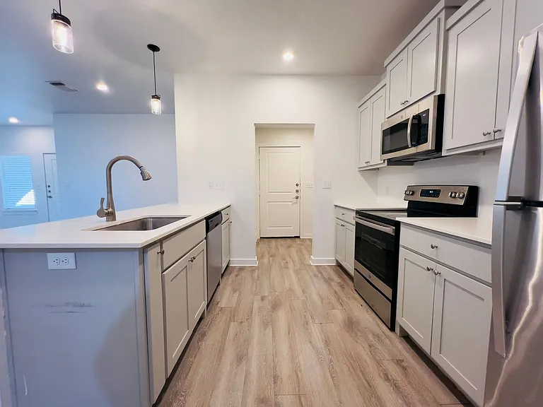 5726 Lehigh St — Photo 9