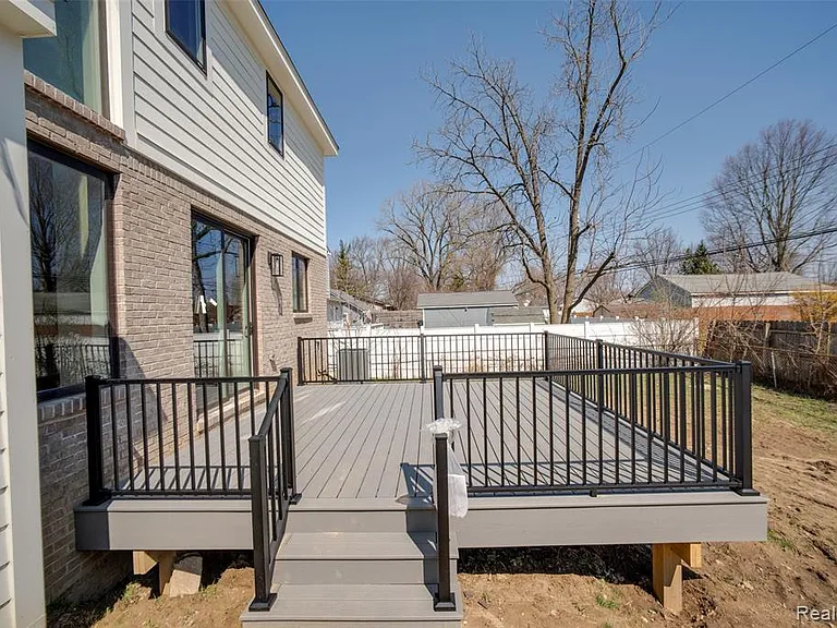 2911 Walsh Dr — Photo 56