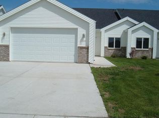 4706 Pines Cir, Grand Forks, ND 58201