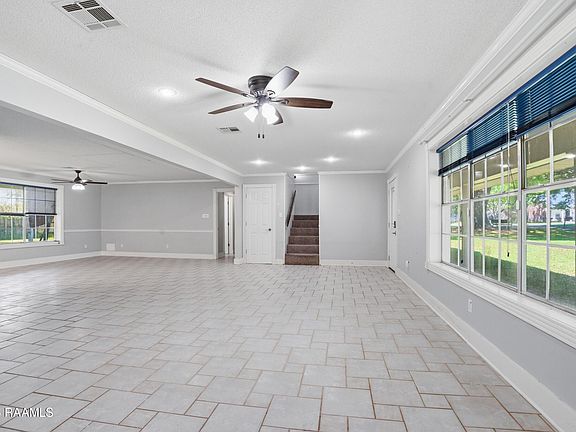 5th image of 121 W Edith Rd