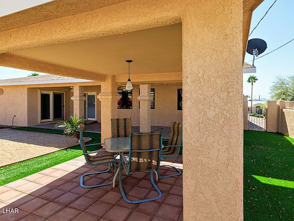 3rd image of 3199 Horseshoe Canyon Dr