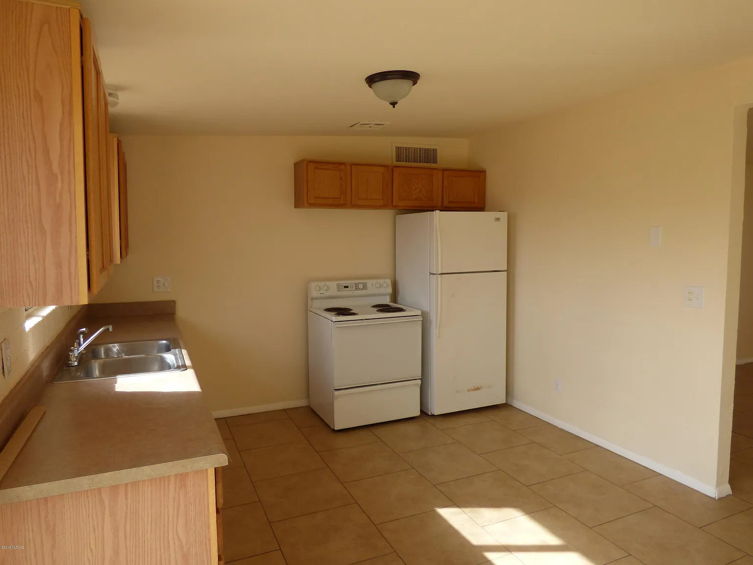 3 bed, 2.0 bath, 1127 sqft, $1,550 — Photo 3