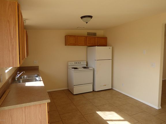 3rd image of 7540 E Poplar St