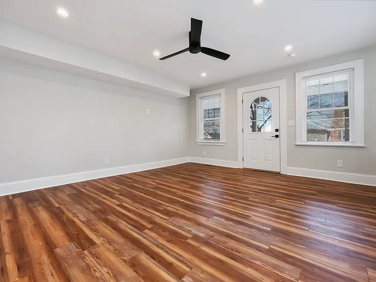 58 Walter Ave — Photo 8