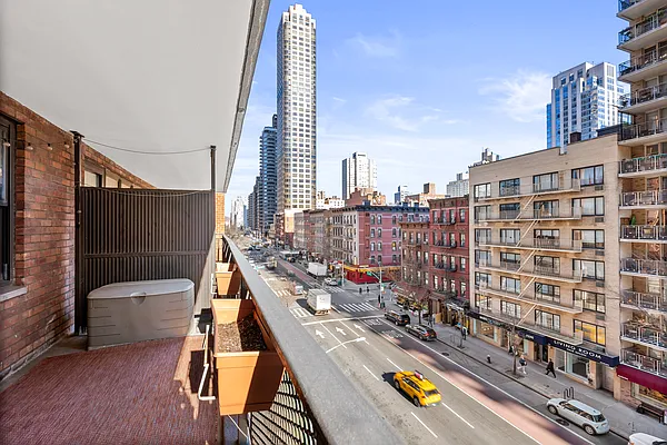 Sold by Compass | media 12