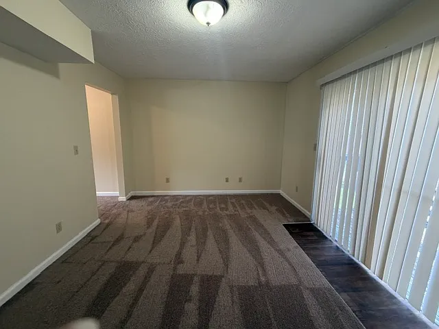Sleepy Hollow Townhomes — Photo 26
