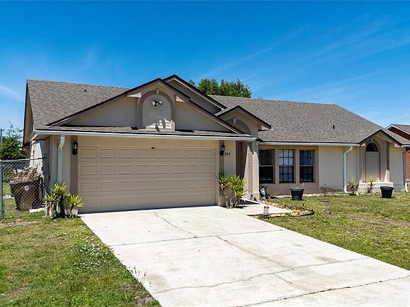 3rd image of 307 Colony Ct