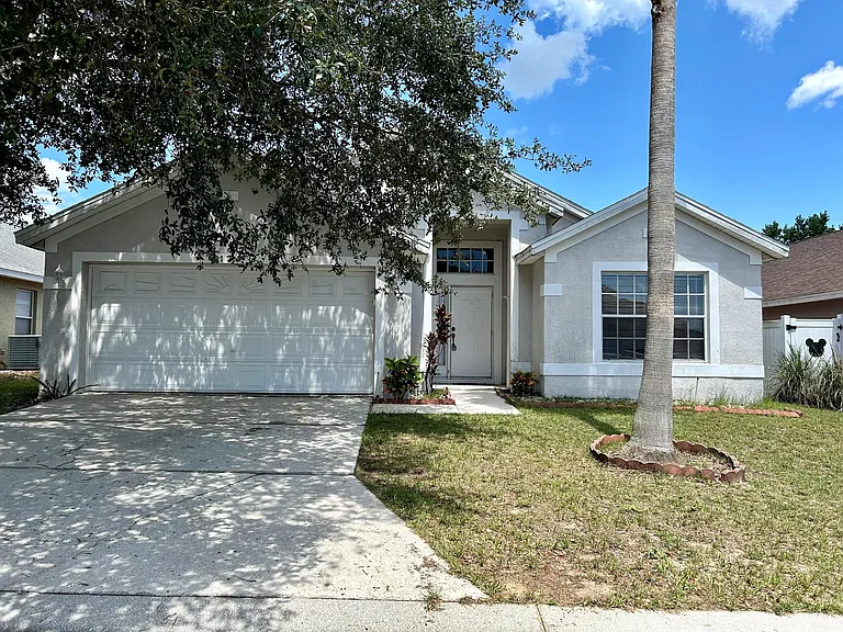 138 Sir Phillips Dr — Photo 1
