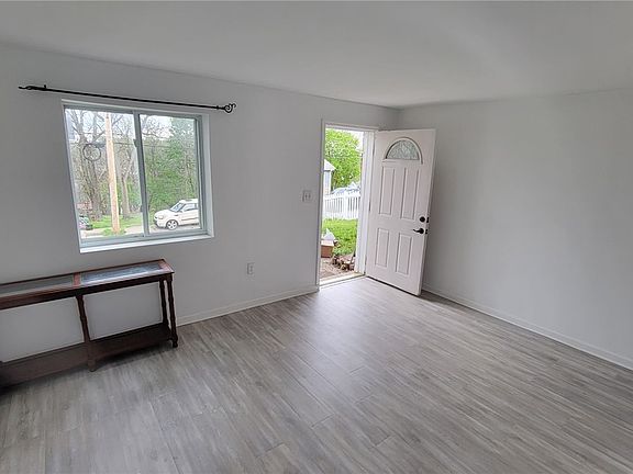 4th image of 4461 Highridge St Floor 1