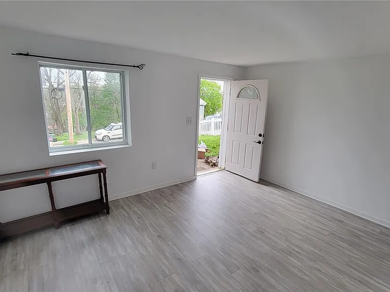 4461 Highridge St #2 — Photo 4
