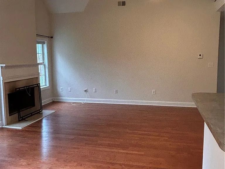 1111 Brookshire Dr — Photo 3