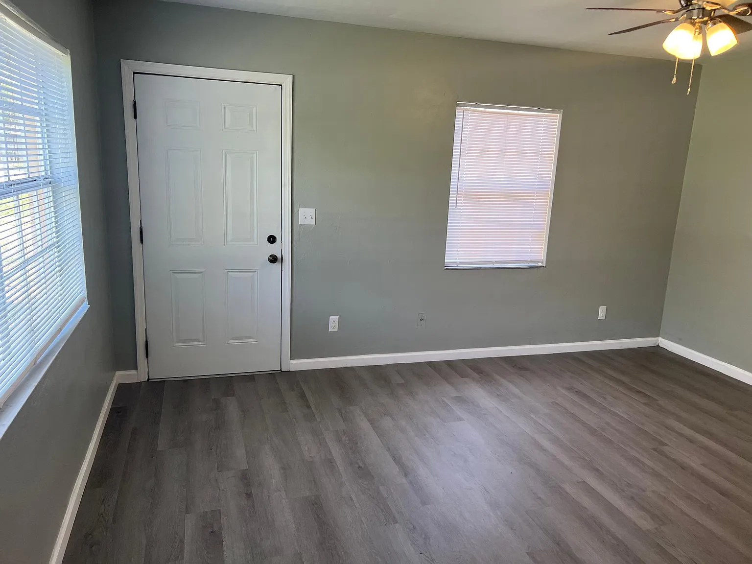 2606 Smithtown Dr — Photo 3