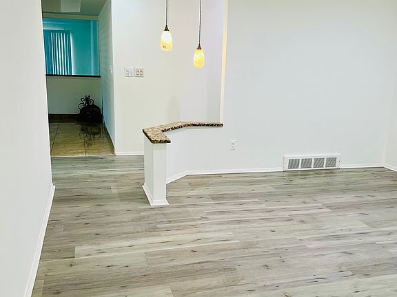 4th image of 37288 Vernon Dr