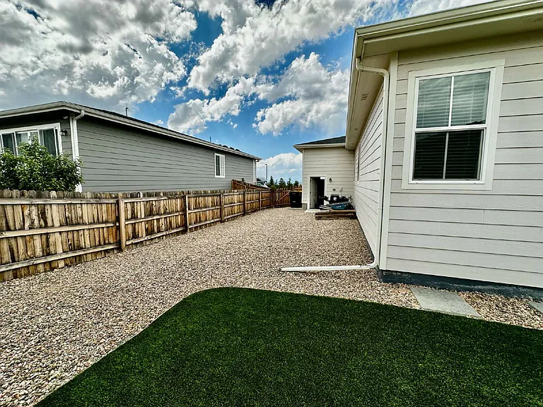 3983 Castle Vista Dr — Photo 33
