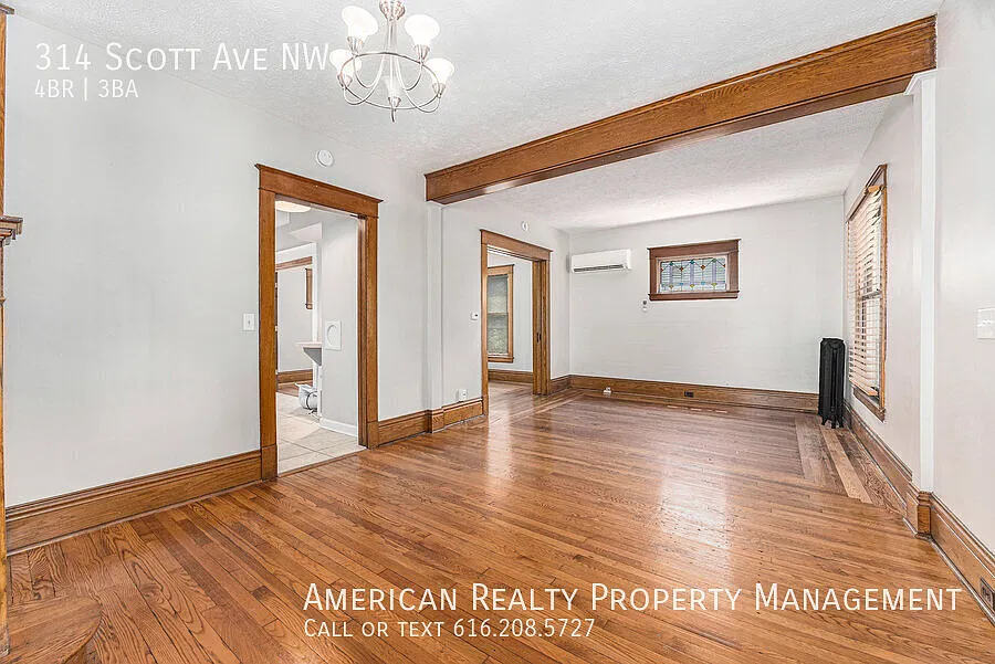 4 bed, 2.5 bath, 1662 sqft, $2,600 — Photo 2