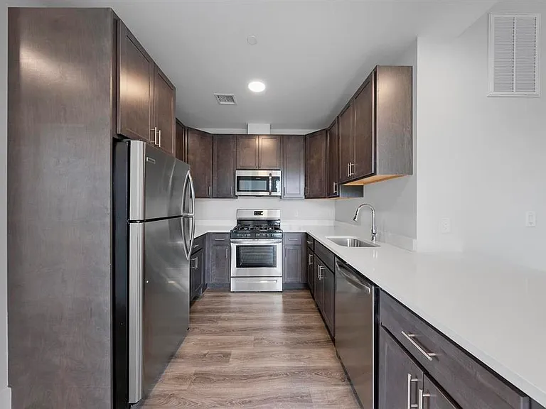 660 Grand St #403 — Photo 2