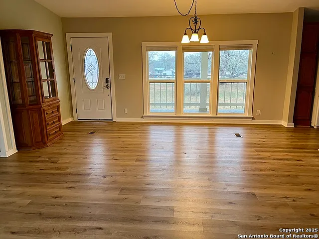 298 Haley Ln — Photo 6