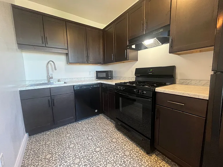 170 Summit Ave — Photo 15