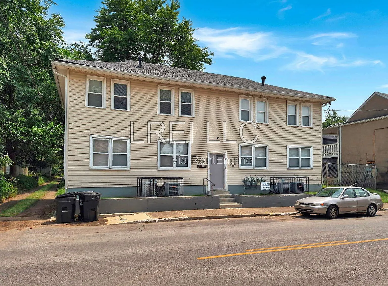 2 bed, 1.0 bath, 640 sqft, $835 — Photo 1
