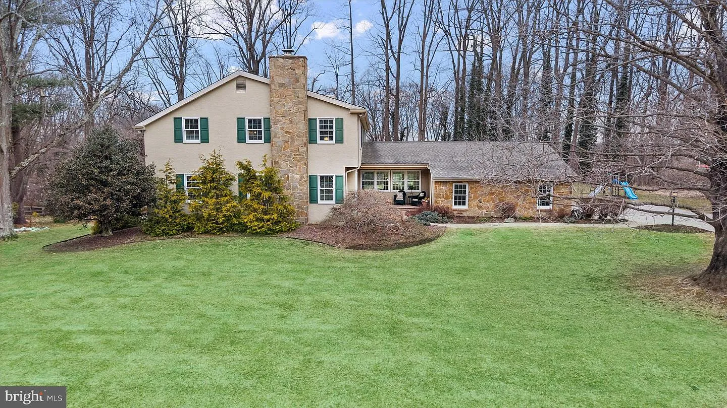 12 Larchmont Ct photo 1